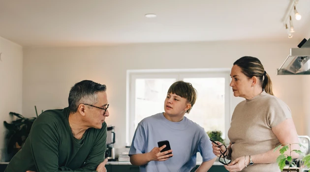 Parents discussing vaping